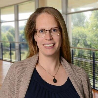 Dr. Caroline Weber